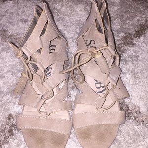 Sam & Libby tan trendy sandal size 10 zip sandal